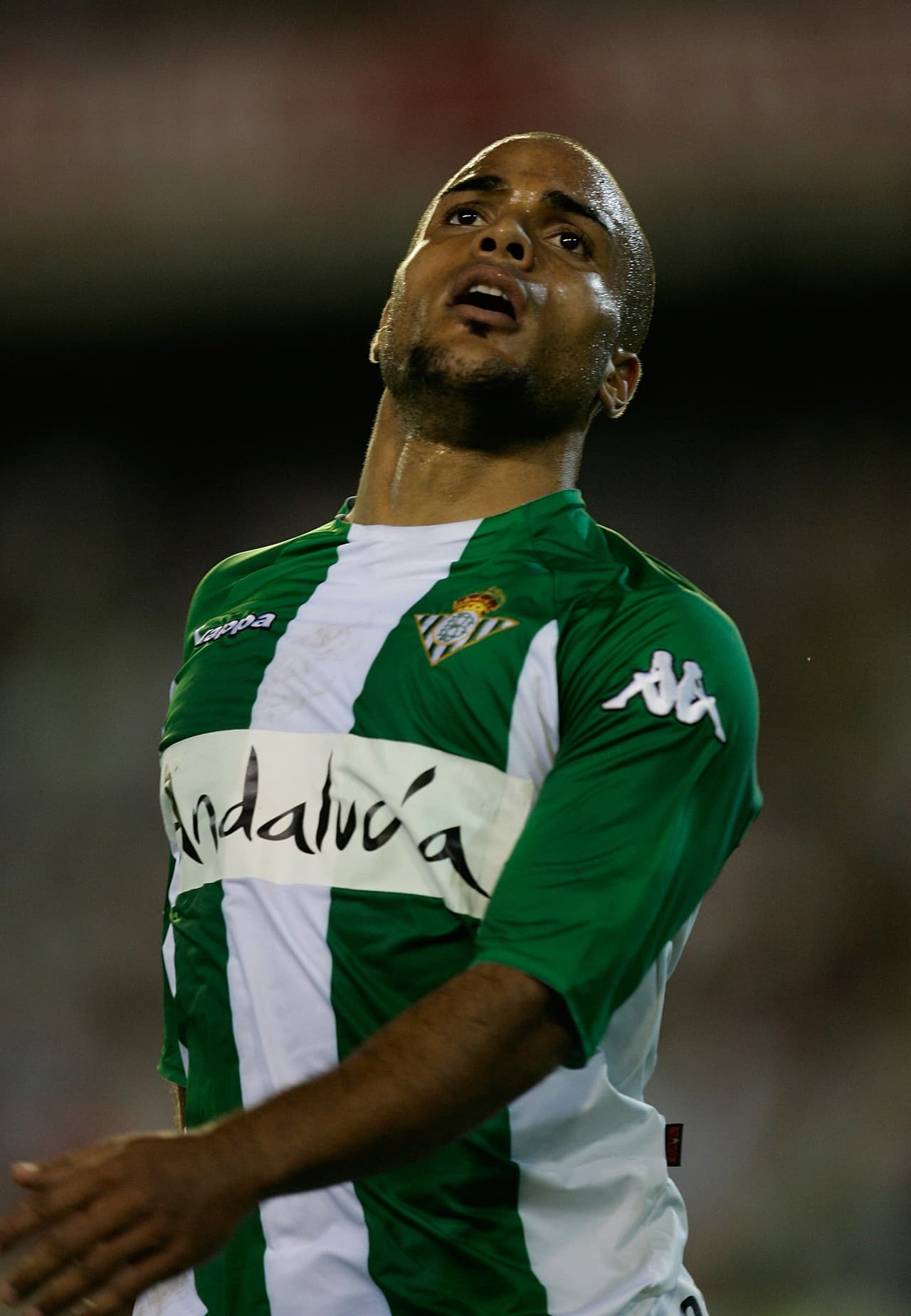 Tras la Copa del Mundo de Alemania 2006, en la que mostró algunas cosas, el alemán 
<b>David Odonkor </b>se fue 
<b>del Borussia Dortmund al Betis. </b>Fueron tres temporadas en las que no consiguió quedarse con un lugar hasta irse de regreso a su país con el Alemannia Aachen.