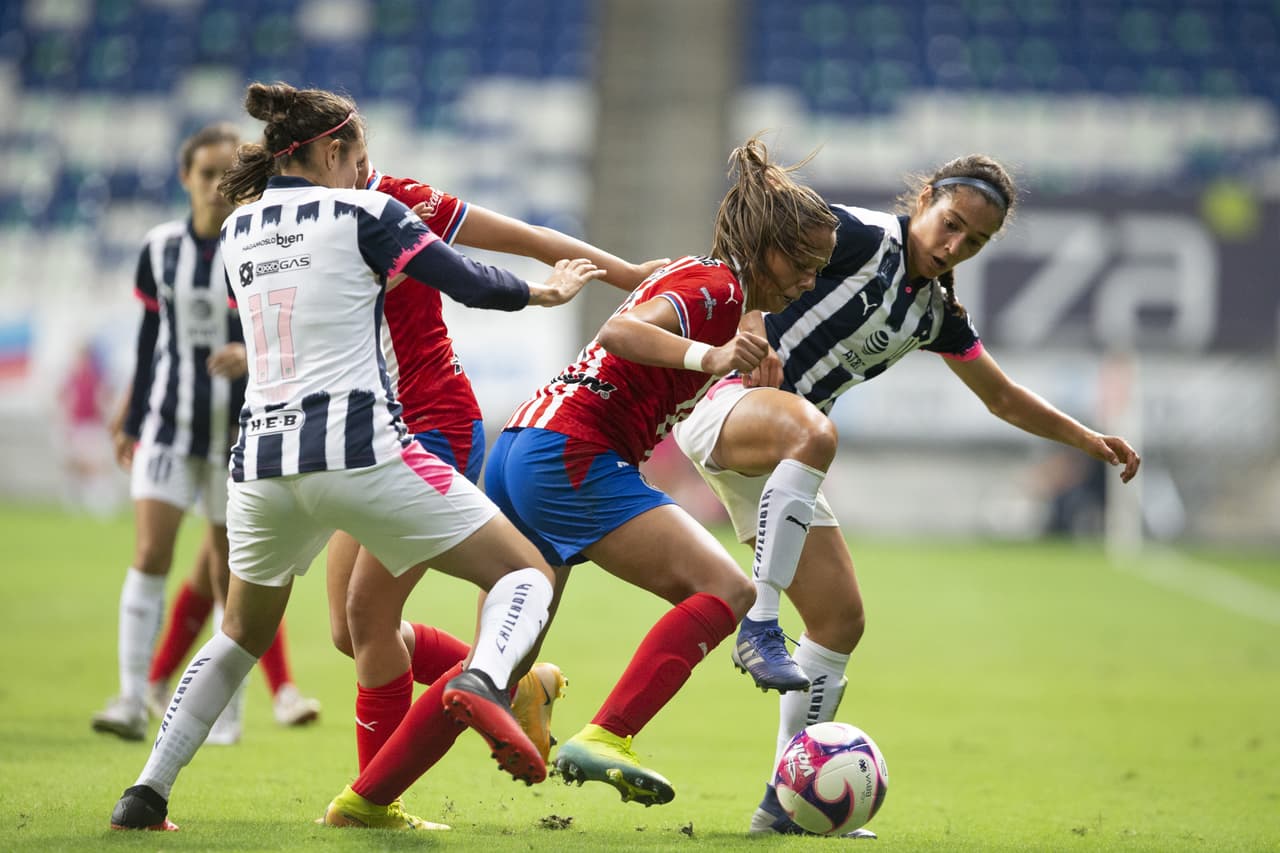 Toluca vence en casa 1-0 al Atlético San Luis, Mazatlán empata 1-1 con León, Pachuca pierde en casa 0-2 con las Tigres, Santos Laguna empata 0-0 en casa con los Xolos y Las Chivas le pegan 2-4 a las Rayadas en su propia casa.