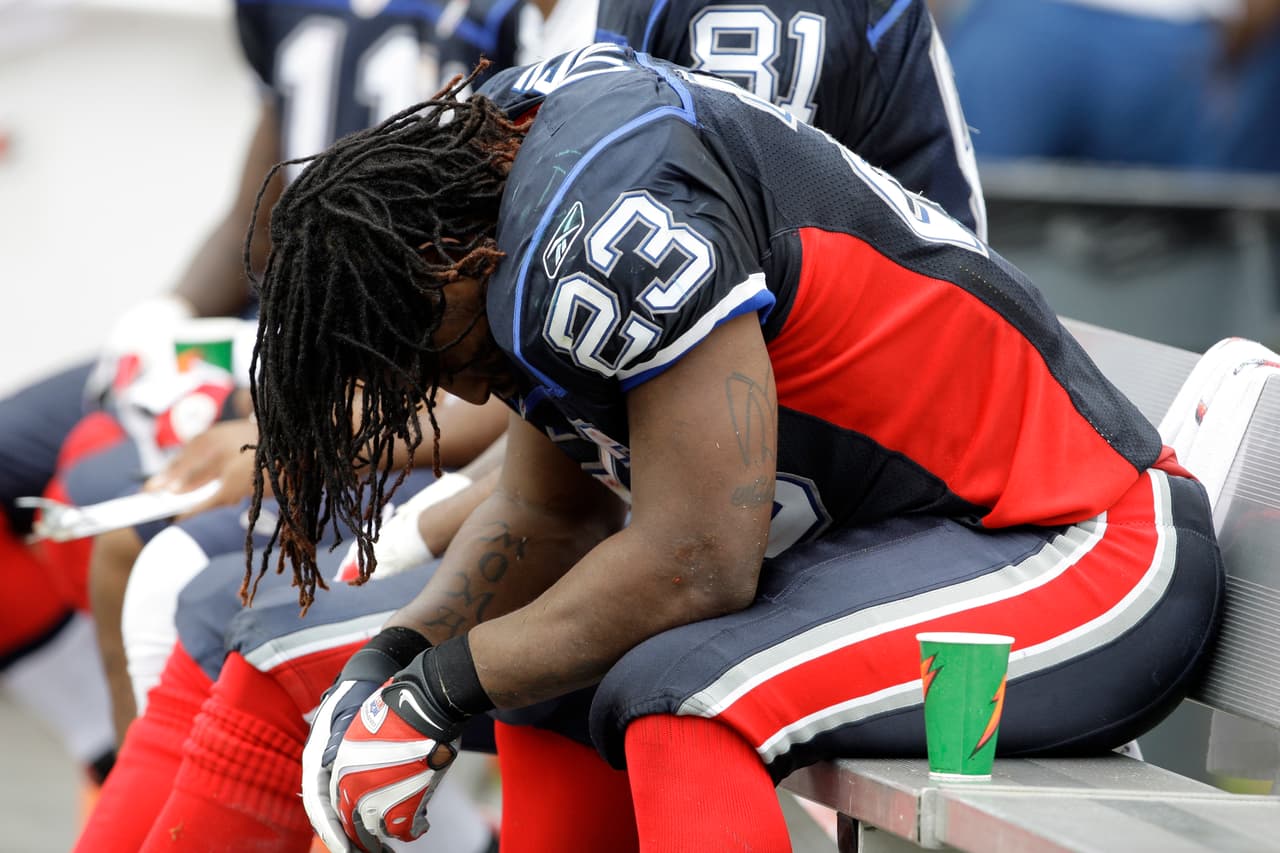 En 2010 sufrió un esguince de tobillo que lo dejó fuera de actividad varios partidos. El 5 de octubre se anunció su cambio a Seattle por 4 selecciones colegiales.