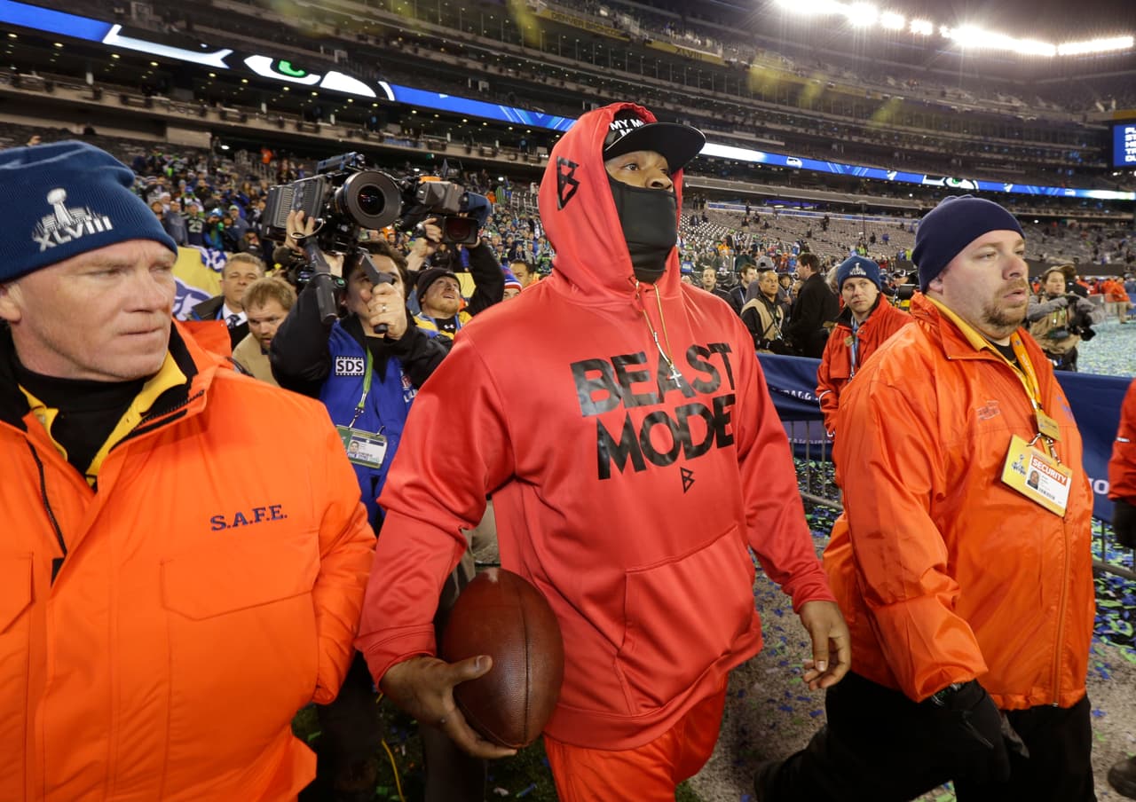 Tampoco fue parte del festejo de los Seahawks campeones. Casi inadvertido se fue a los vestidores.