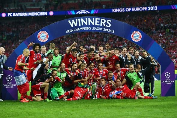 Pero un año más tarde, el Bayern Múnich logró levantar el título al vencer al Borussia Dortmund por 2-1 en el estadio de Wembley y así conseguir su primer triplete.