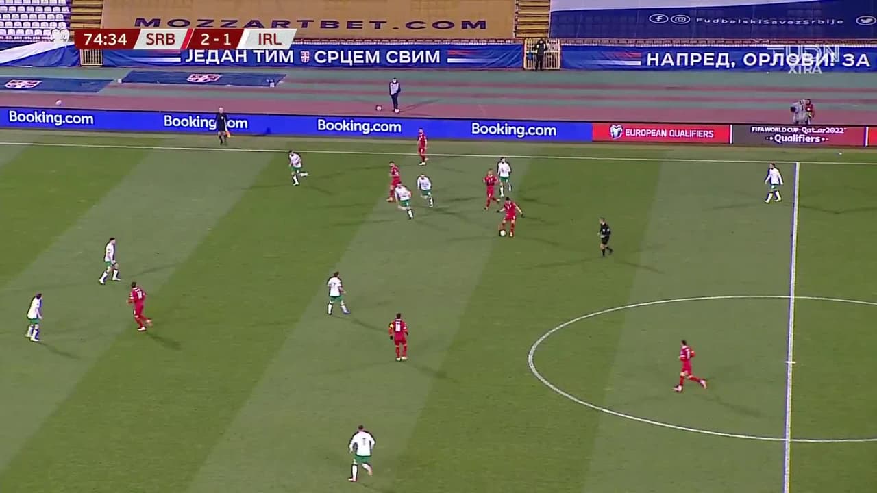 ¡GOL!  anota para Serbia. Aleksandar Mitrovic