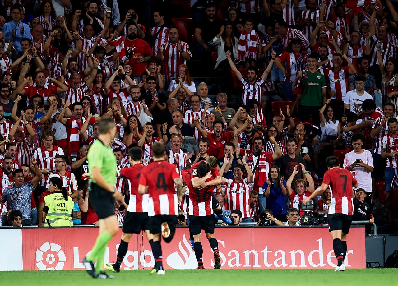 A los 32 minutos Iker Muniain puso por delante a los locales con un gol algo atropellado, donde por poco choca con Iñaki Williams, peor lograron poner la bola en la red para el 1-0.