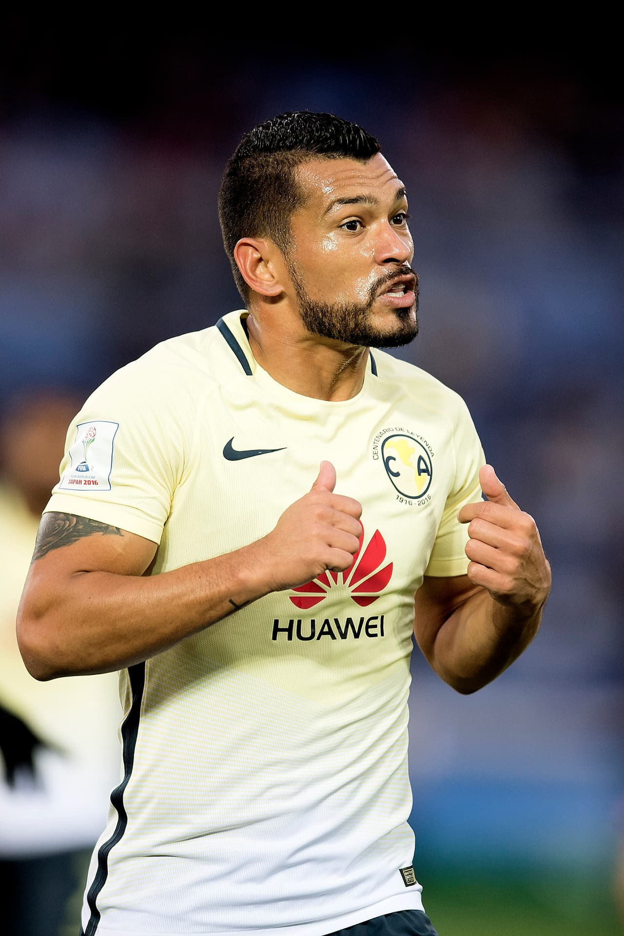 El lateral zurdo americanista realizó una durísima entrada con los tachos por delante al charrúa Juan Albín del Veracruz que era de roja. Jugadas así deberían ser sancionadas por los árbitros.