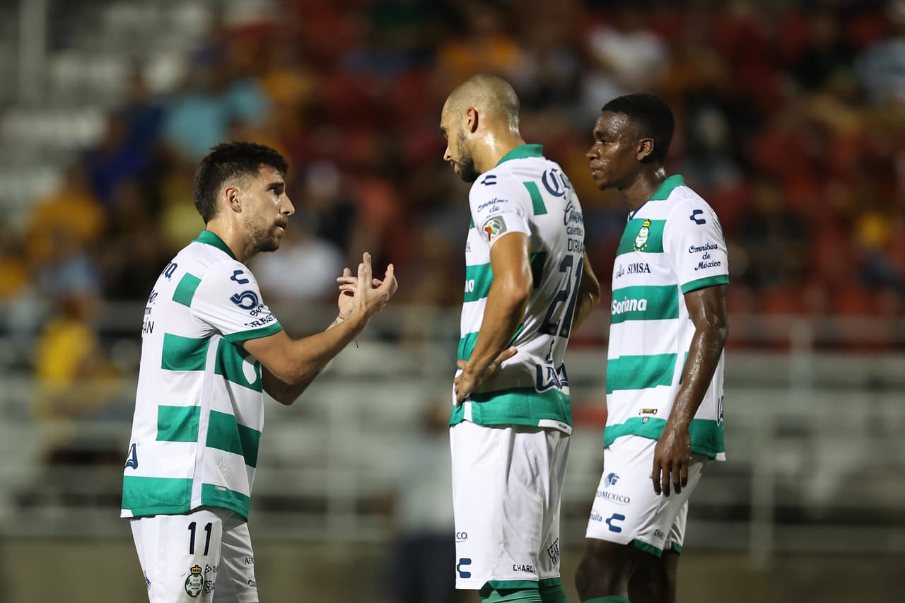 Con goles de Harold Preciado (doblete) y Correa, Santos derrotó a Tigres, que solo descontó gracias a Juan Pablo Vigón, en el partido amistoso de pretemporada.