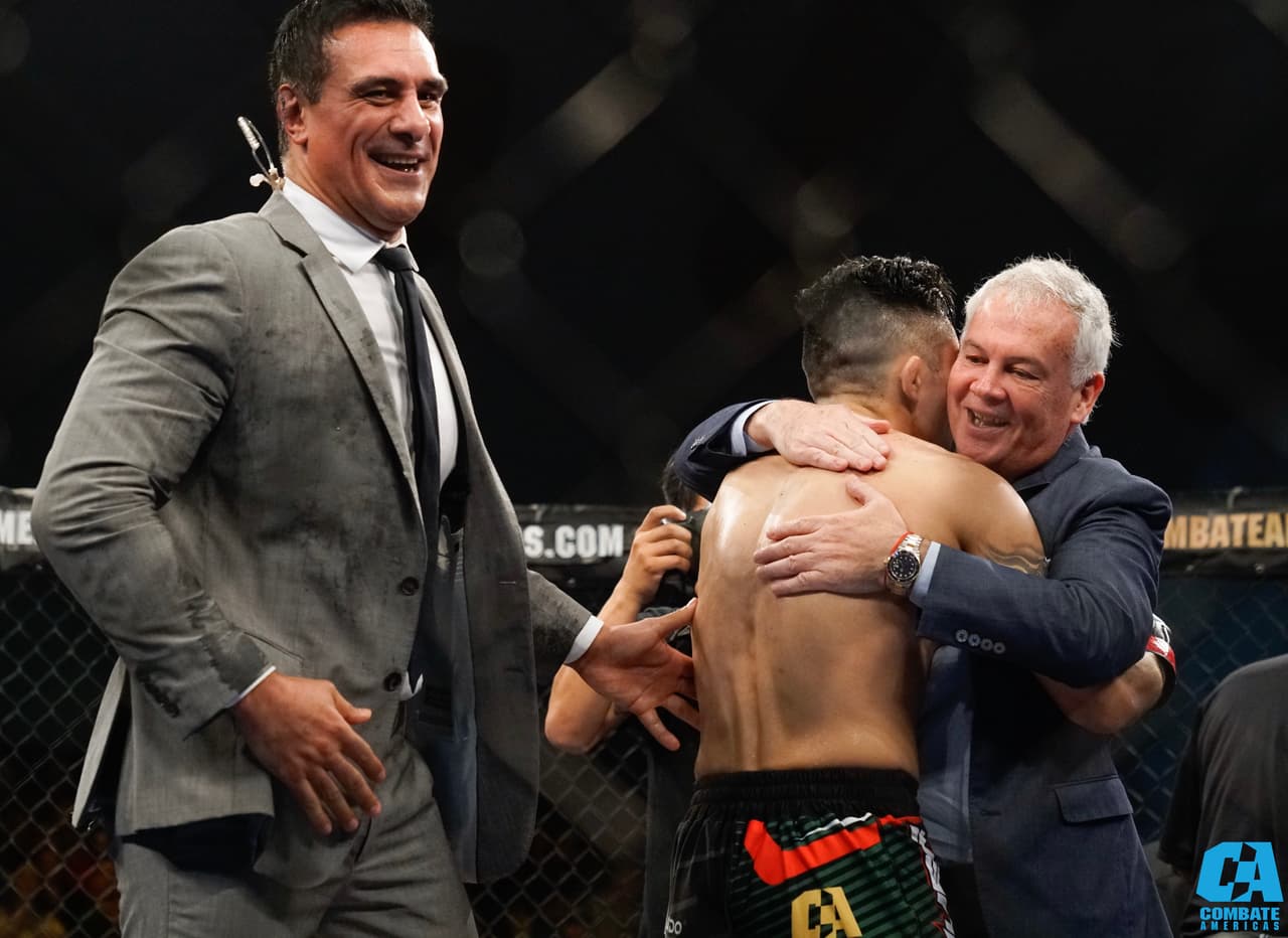 La fiesta del Combate Américas en el Gimnasio Nuevo León de Monterrey tuvo como protagonistas a la intensidad de las artes marciales mixtas y al luchador Alberto del Río.