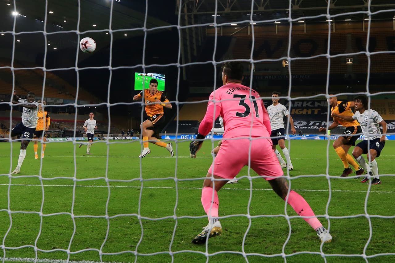El gol de Raúl metió en problemas al City, destaca DT de Wolves