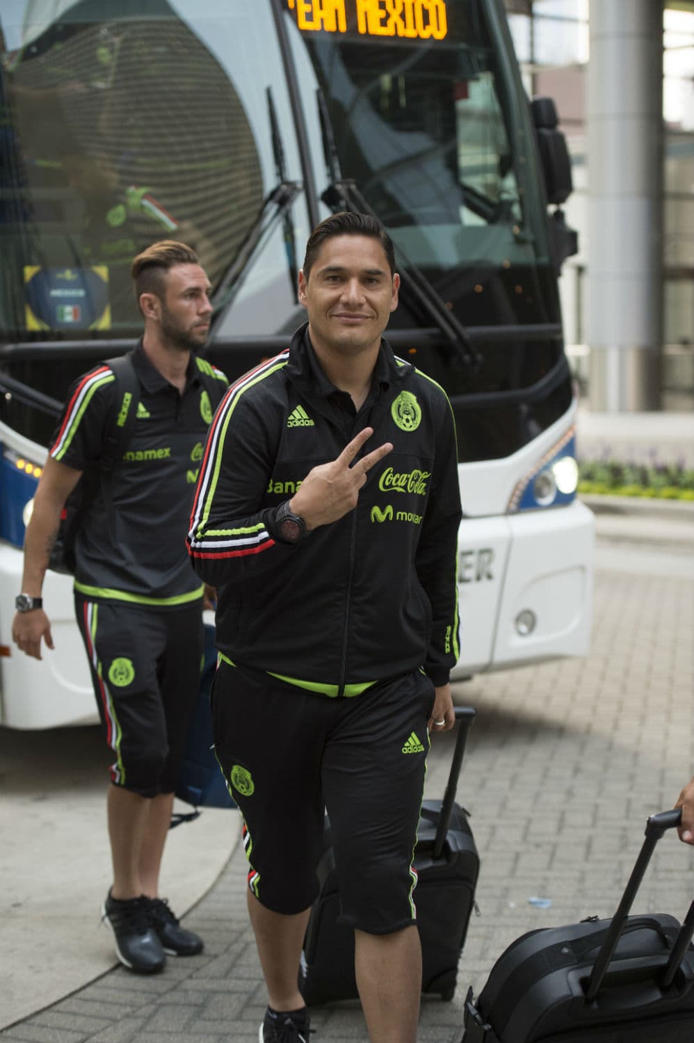 En América, bajo el mando de Miguel Herrera,
<b>Moisés Muñoz</b> fue su portero de confianza, pero no lo llevó al Mundial por el momento que tenían Guillermo Ochoa, Jesús Corona y Alfredo Talavera. Durante la gestión del 'Piojo', 'Moy' tuvo poca participación bajo el arco del Tri, aunque era convocado de manera recurrente durante 2015.