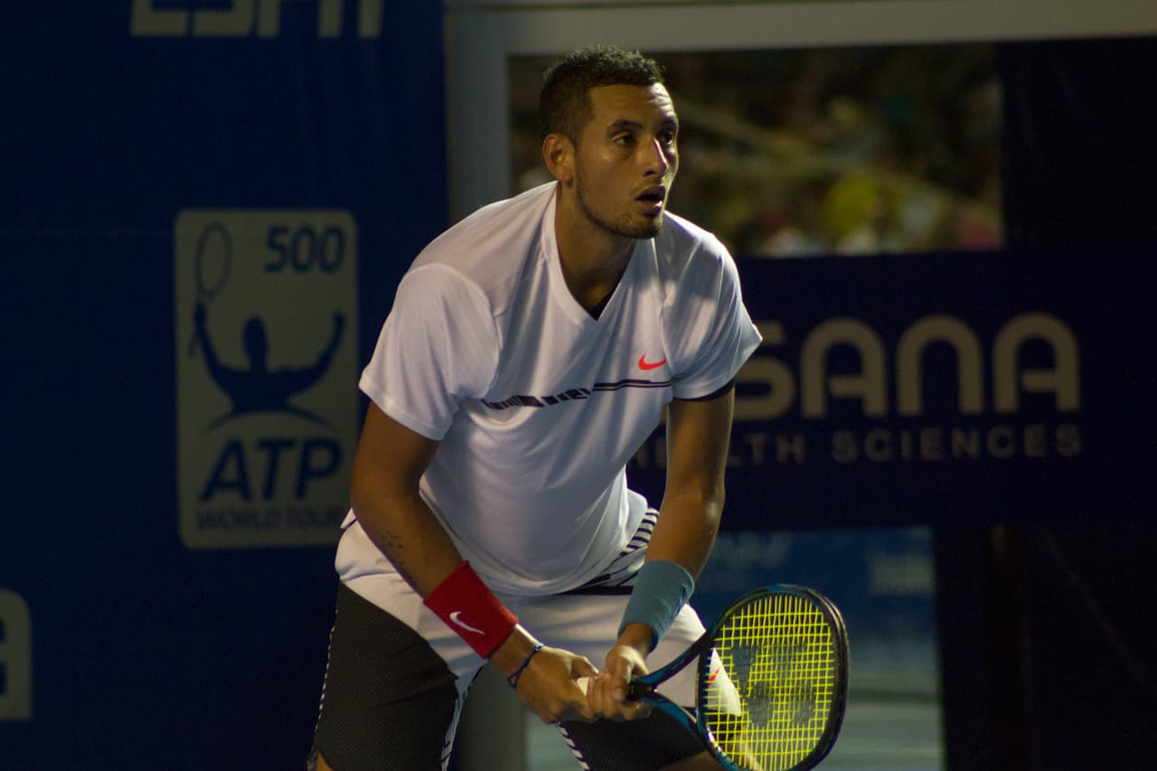 Nick Kyrgios eliminó al favorito del Abierto Mexicano, el serbio Novak Djokovic, número dos en la siembra de la ATP. El australiano dio una demostración de potencia y precisión con su saque que se tradujo en 25 aces para acceder a las Semifinales.