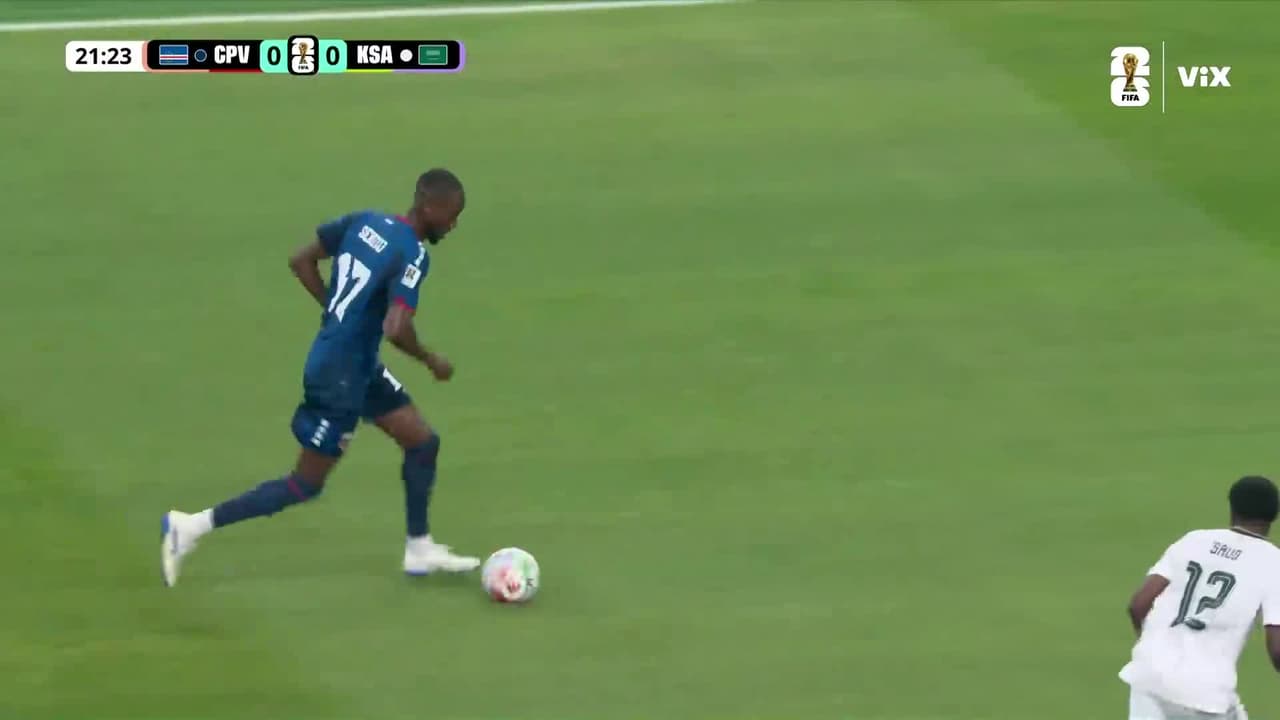 ¡Cabo Verde quiere el primero! Disparo de Willy Semedo