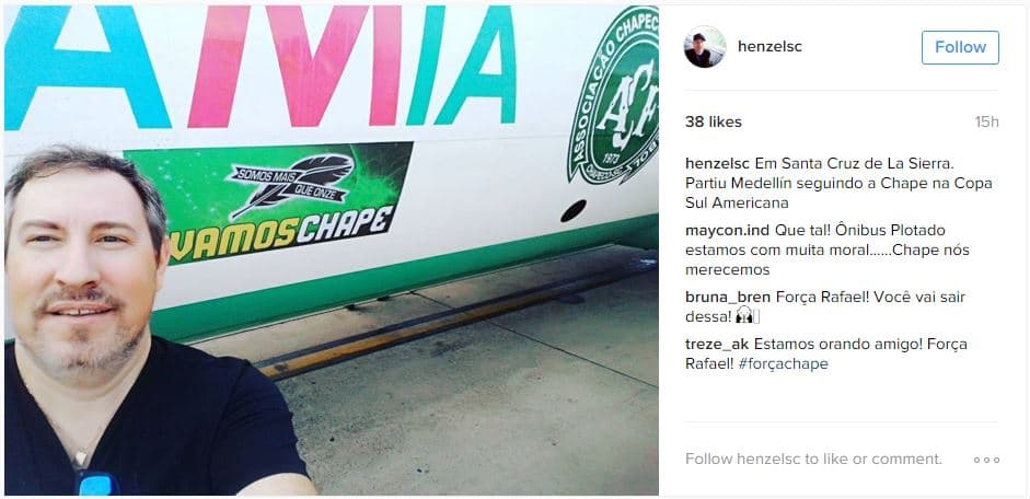 Imagen de Rafael Henzel antes de subir al avión en Santa Cruz de La Sierra.