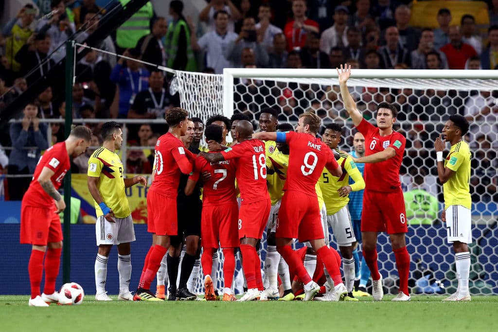Incluso, un momento en el que se vio el poco dominio del arbitraje fue en una breve riña en un tiro libre al minuto 40, que al final generó la amonestación del colombiano Wilmar Barrios.