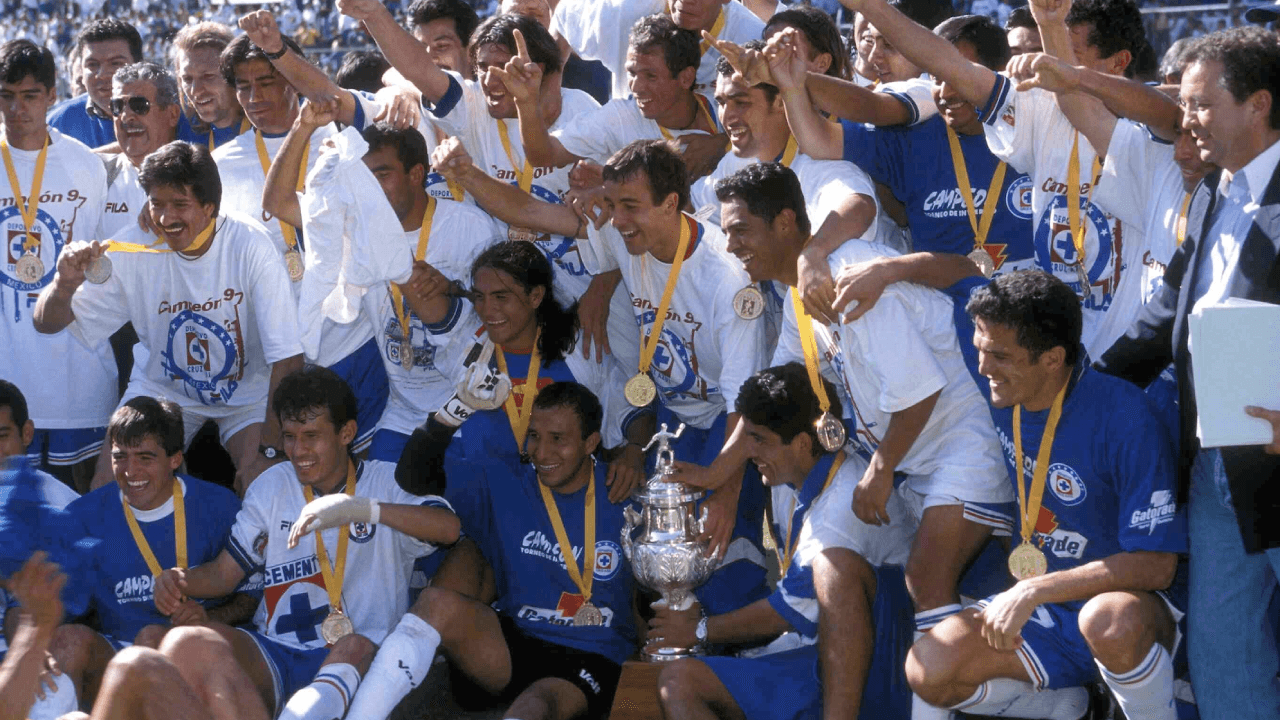 <b>Temporada 1997-1998</b>
<br>Cruz Azul campeón con 61 puntos