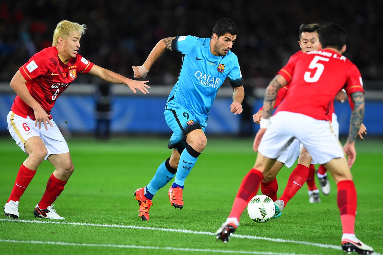 Con el uruguayo Luis Suárez como novedad, Barcelona fue avasallador en 2015. En la semifinal derrotó 3-0 al chino Guangzhou Evergrande y en la final se impuso 3-0 contra River Plate