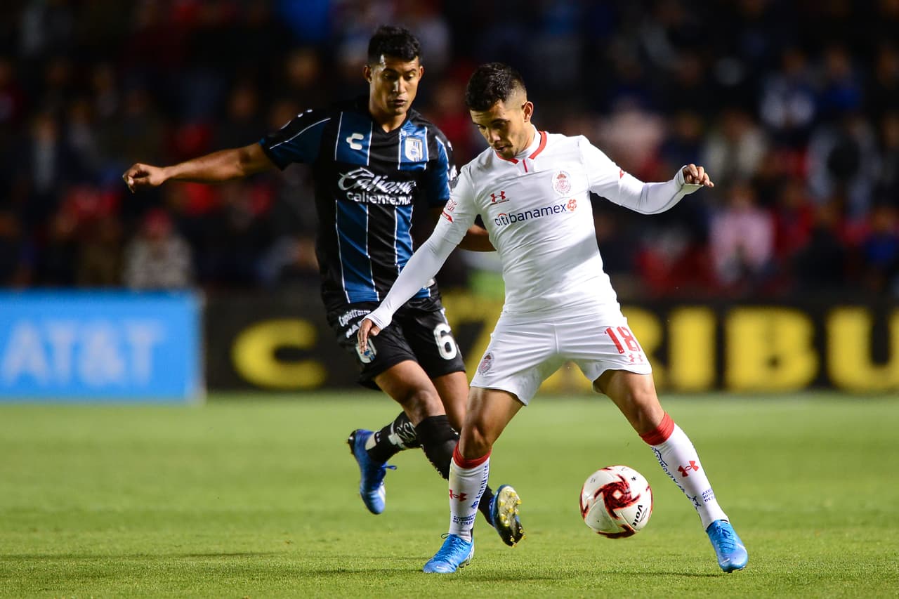 Con goles de Leonardo Fernández y Jorge Aguilar, Gallos y Diablos no se hacen daño y reparten puntos en Querétaro.