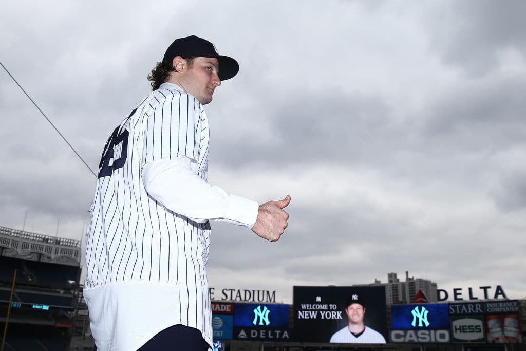 El pitcher llega como el Cy Young de la Liga Americana y con un contrato de 324 millones de dólares, procedente de los Houston Astros.
