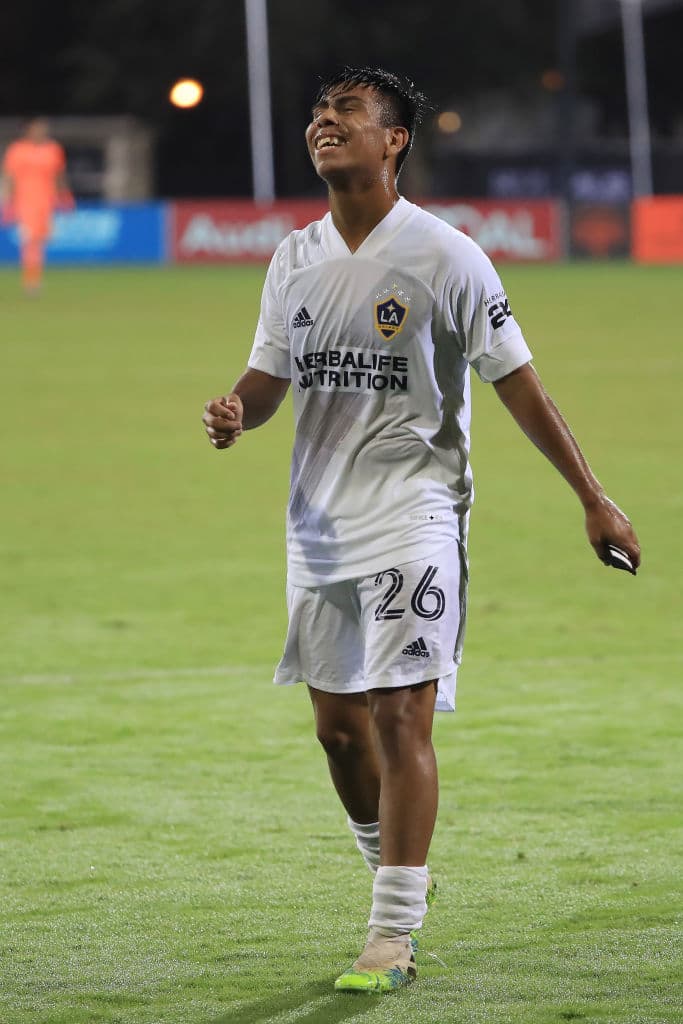 Efraín Álvarez – Los Angeles Galaxy