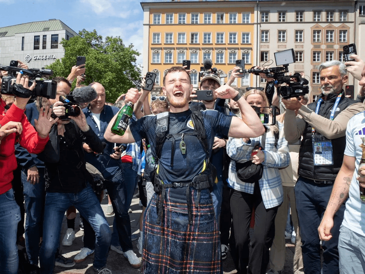 ¡42 días y 1,600 kms! La primera 'locura' de la Euro por un acto benéfico
