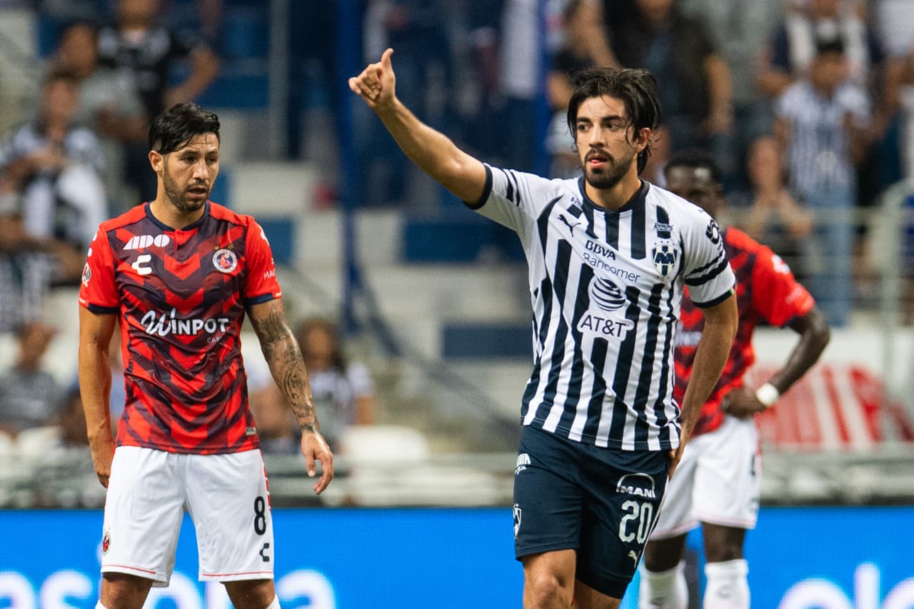 <b>Lo mejor:</b> Pizarro abrió el marcador en el duelo de Monterrey ante Veracruz, anotando un golazo después de 14 jornadas de no poder perforar la red rival y así, clasificando virtualmente a su escuadra a la Liguilla.