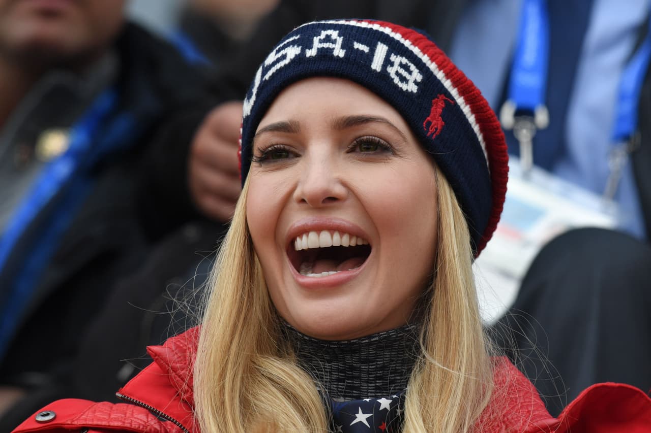La hermosa Ivanka Trump, hija del presidente de Estados Unidos, Donald Trump, fue centro de atención en Pyeongchang 2018, donde brilló por su belleza y buen ánimo como espectadora y con los atletas.