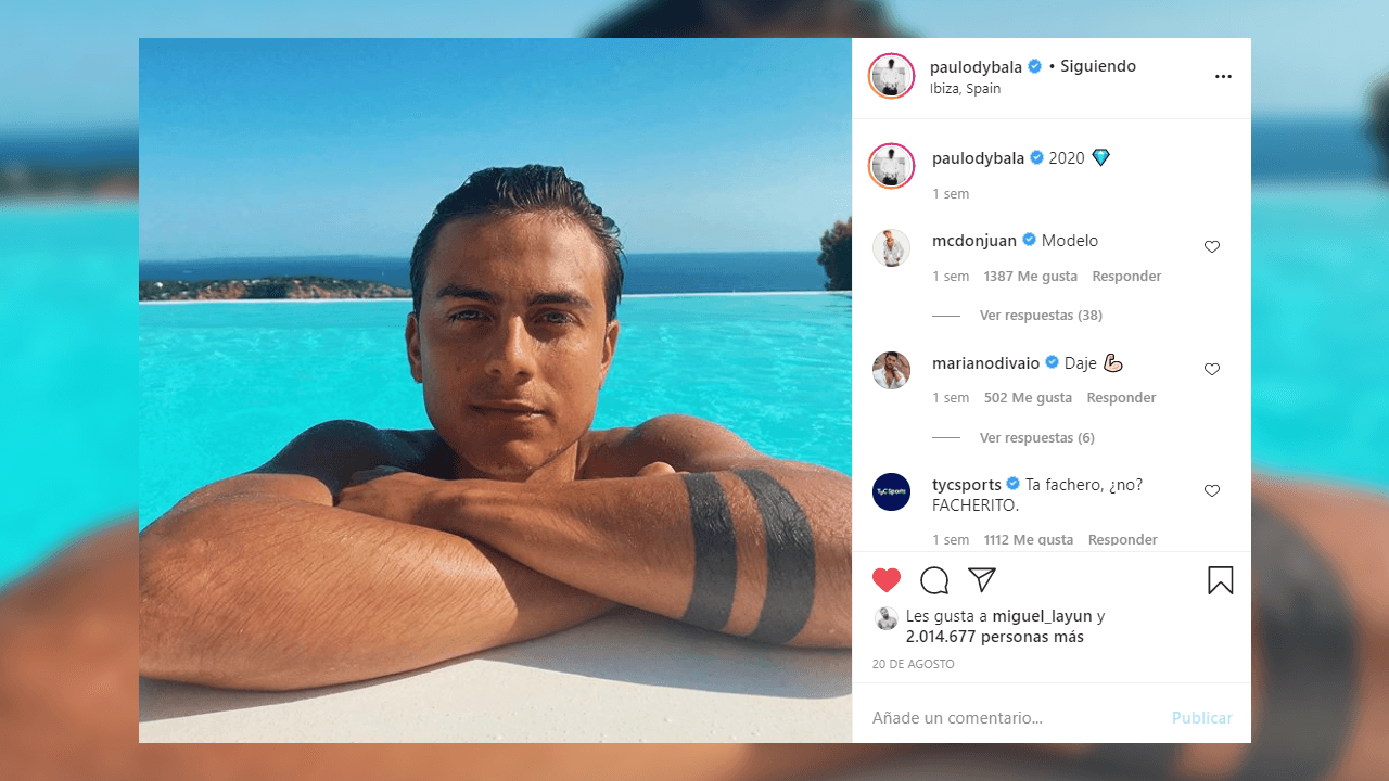 Paulo Dybala disfrutando la piscina en Ibiza