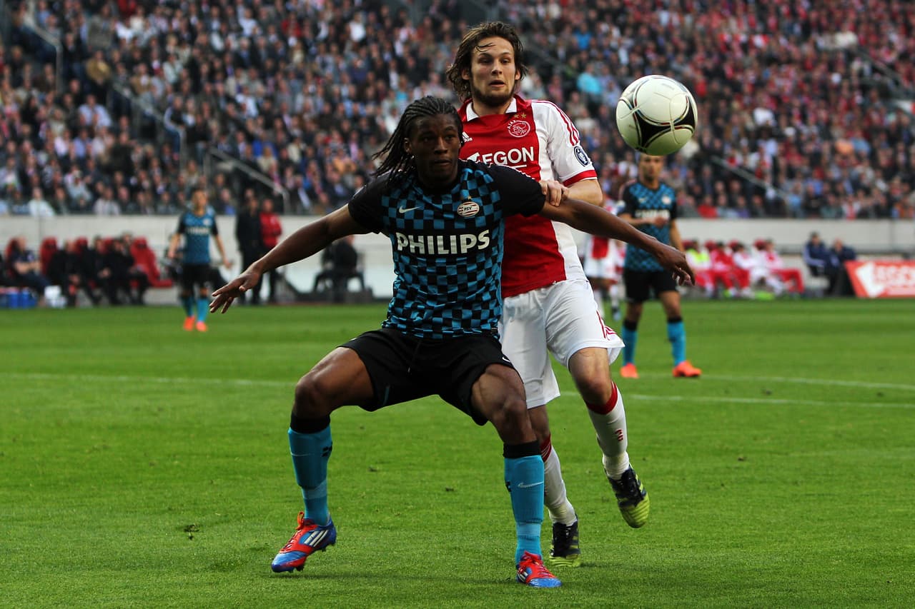 Fue hasta que un sobrino lo invitó al Sparta Rotterdam cuando se enamoró del deporte más hermoso del mundo.