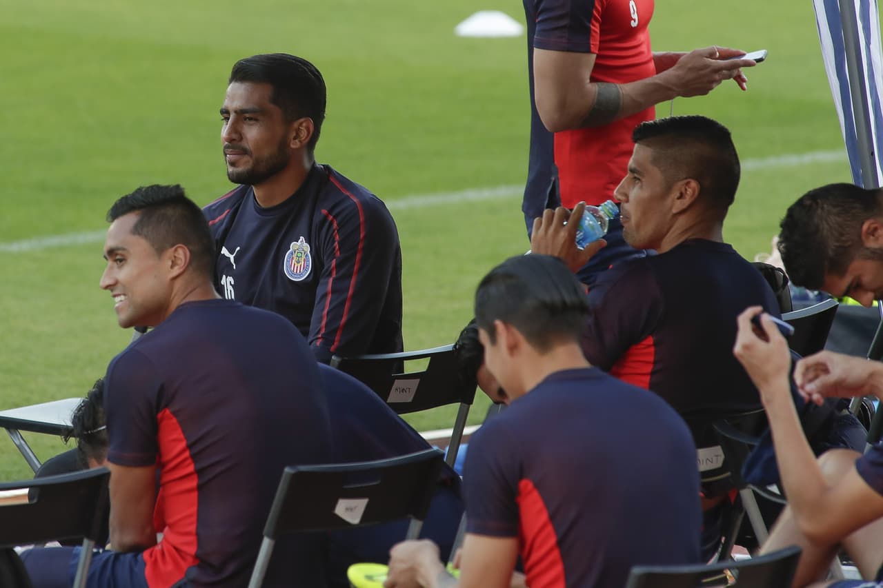 Aspectos generales del entrenamiento del Guadalajara previo a su partido ante el Esperánce Sportive de Túnez en el Estadio Hazza bin Zayed en Al Ain, Emiratos Árabes Unidos.