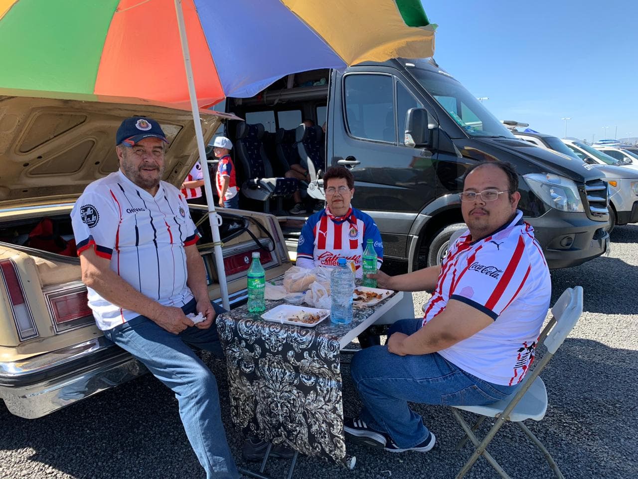 Así se vive el ambiente previo al choque entre Chivas y León en el futbol mexicano.