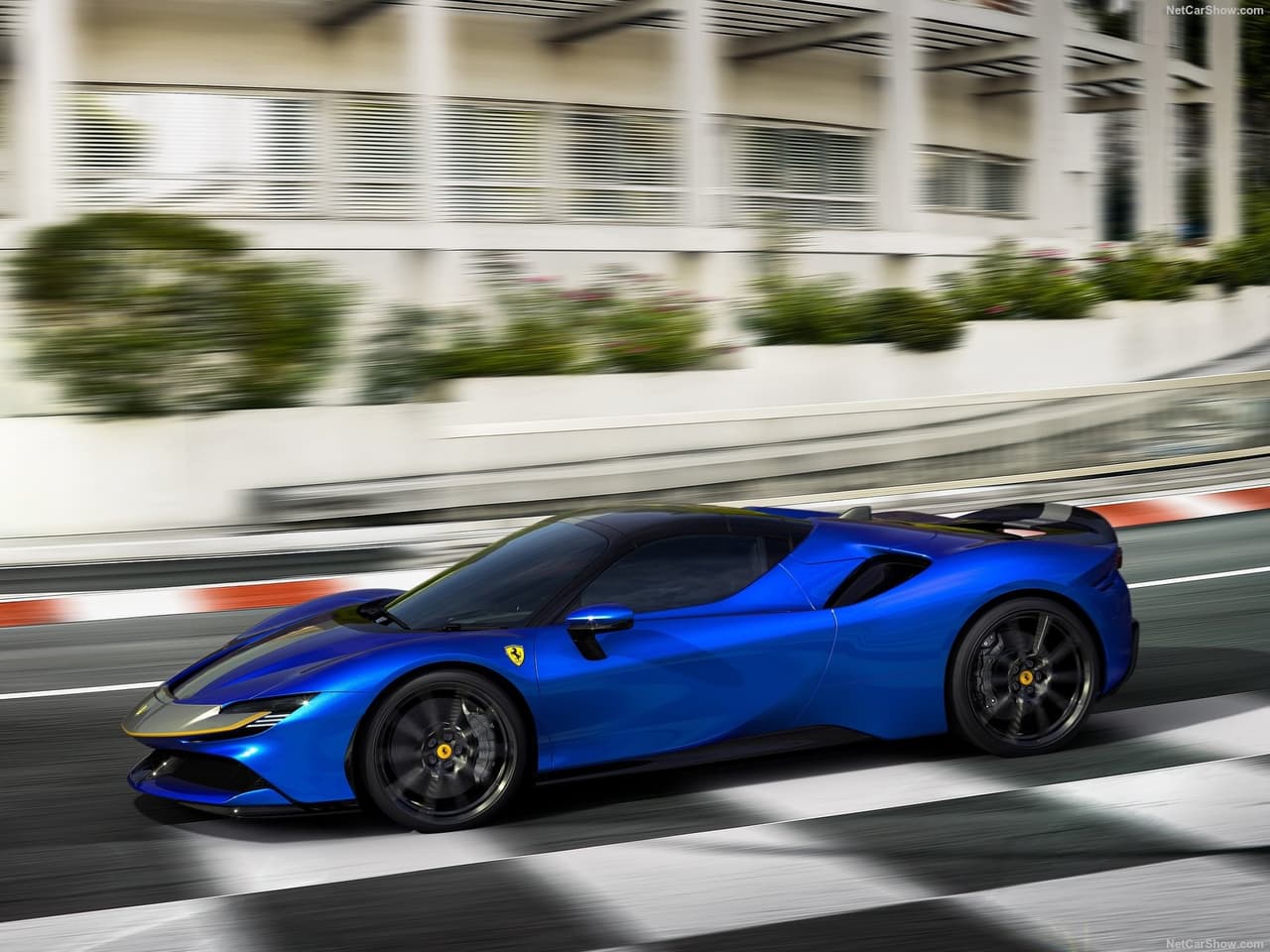 En caso de pedir el paquete Assetto Fiorano, entonces estaríamos ante una unidad más agresiva y con una estética más vistosa. Eso sí, habría que sumarle a la factura poco más de 50,000 dólares. Nada que el gran Zlatan no podría pagar.