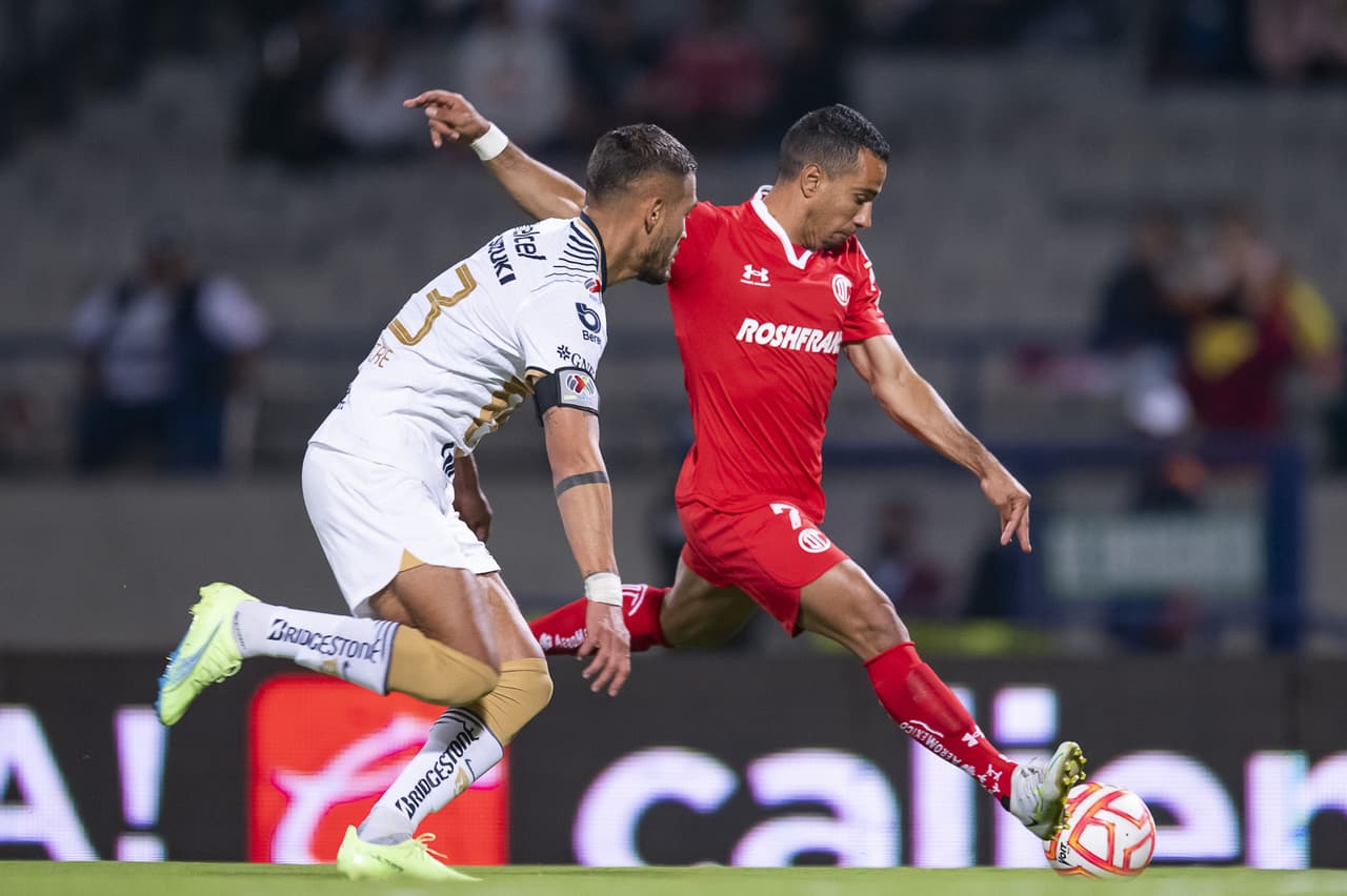 Pumas UNAM empata ante Deportivo Toluca en el Estadio de Ciudad Universitaria dentro de la Copa Sky y con los goles de Carlos González y Juan Dinenno se anota por primera vez en el torneo de pretemporada.