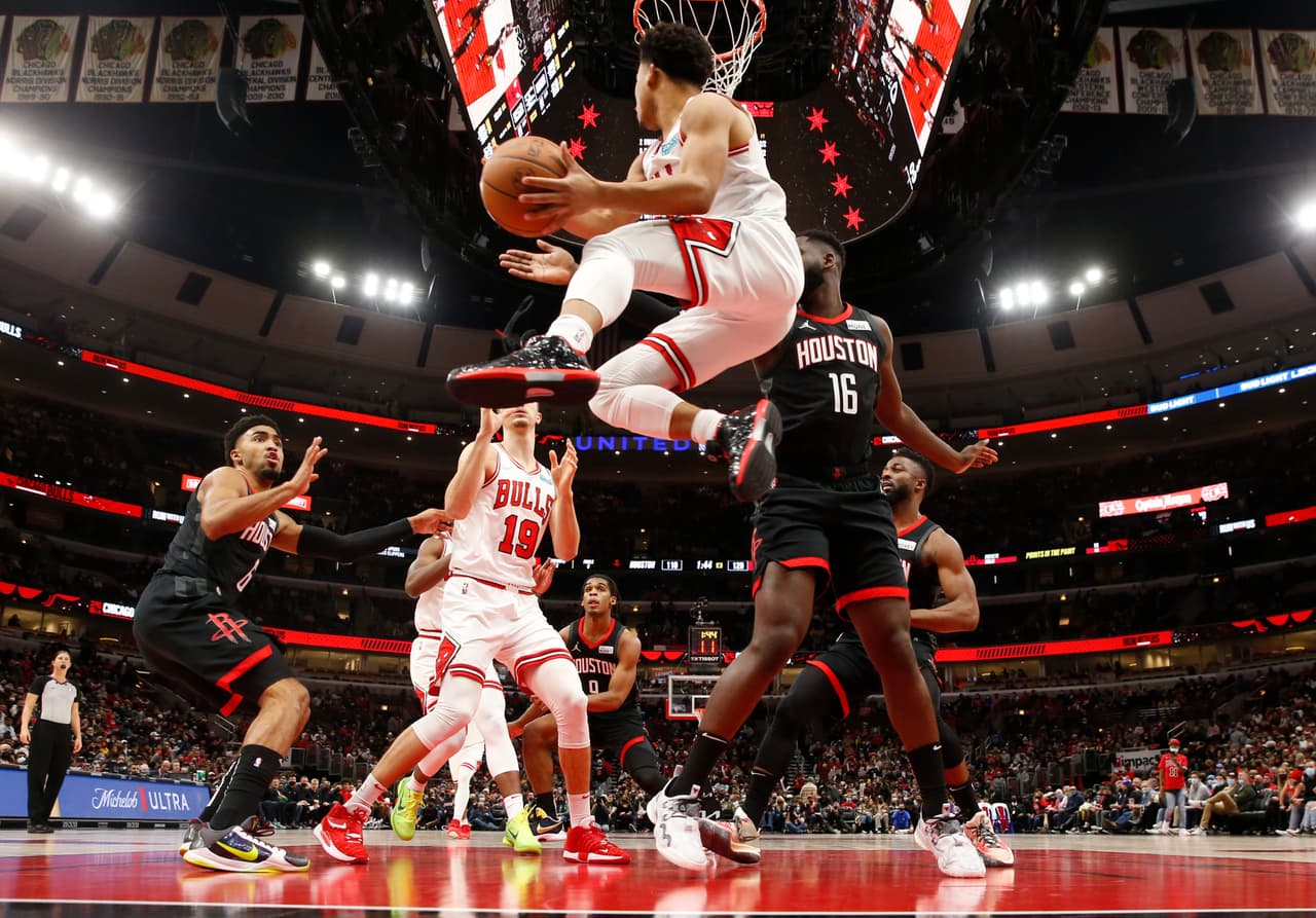 Espectacular DeRozan marca 26 puntos y da triunfo a Bulls