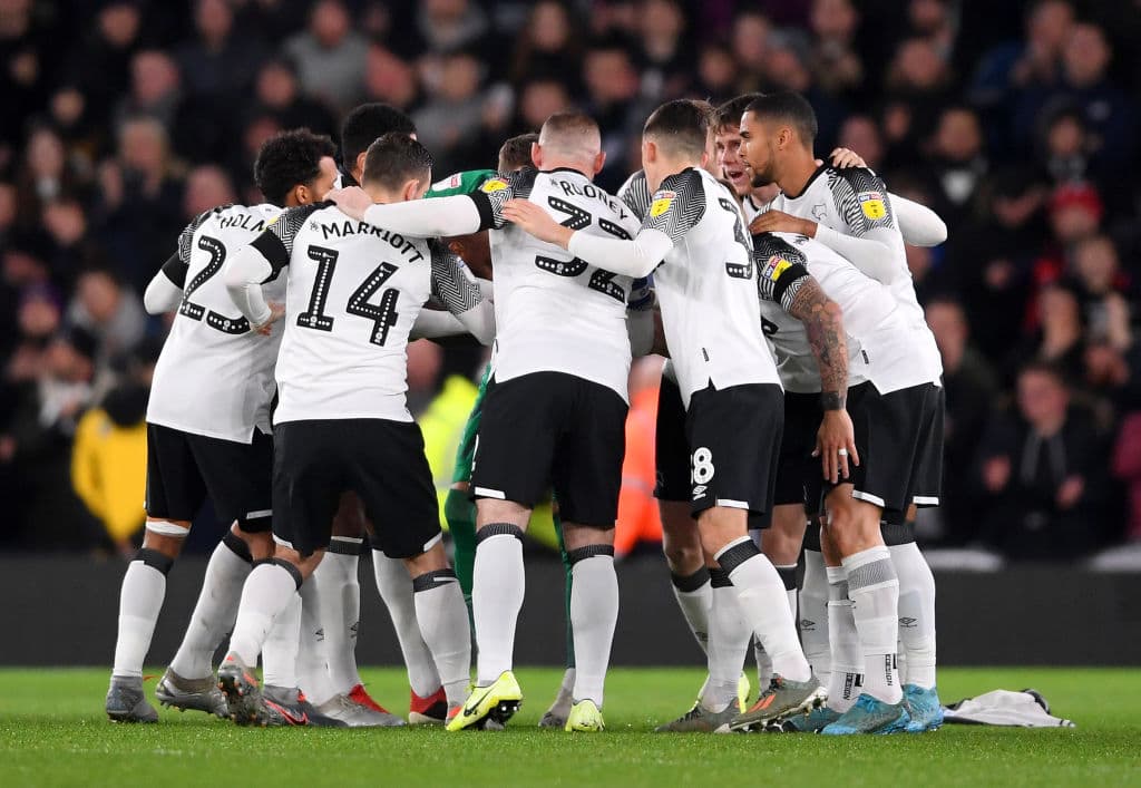 El delantero fue el capitán en el triunfo 2-1 sobre el Barnsley; Marriott y Waghorn anotaron para los locales, Simoes Inacio descontó para la visita.