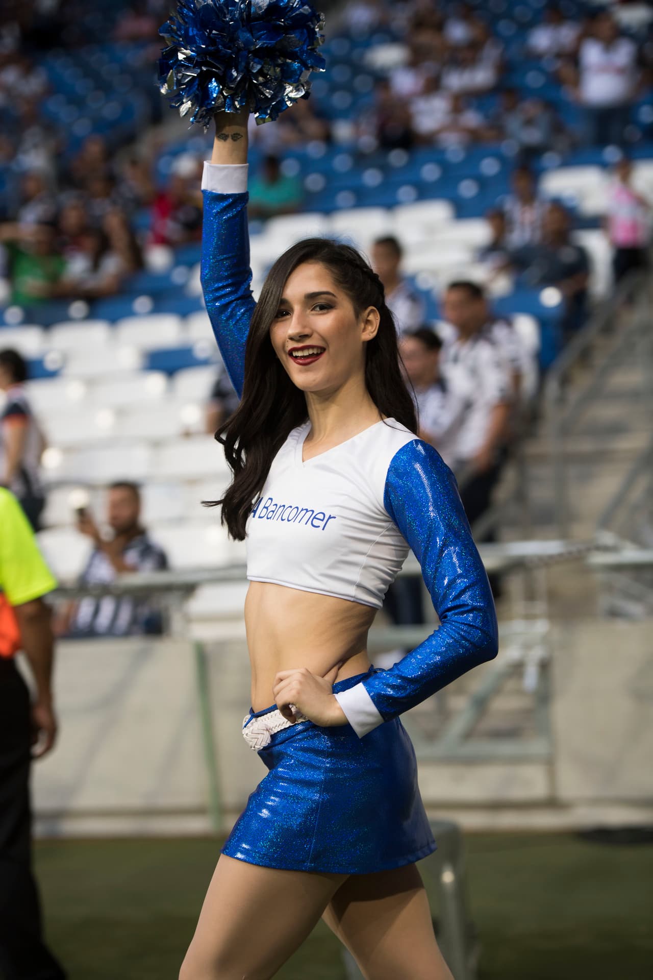 Se juega la jornada 11 del Clausura 2017 y la belleza en los estadios no se hizo esperar.