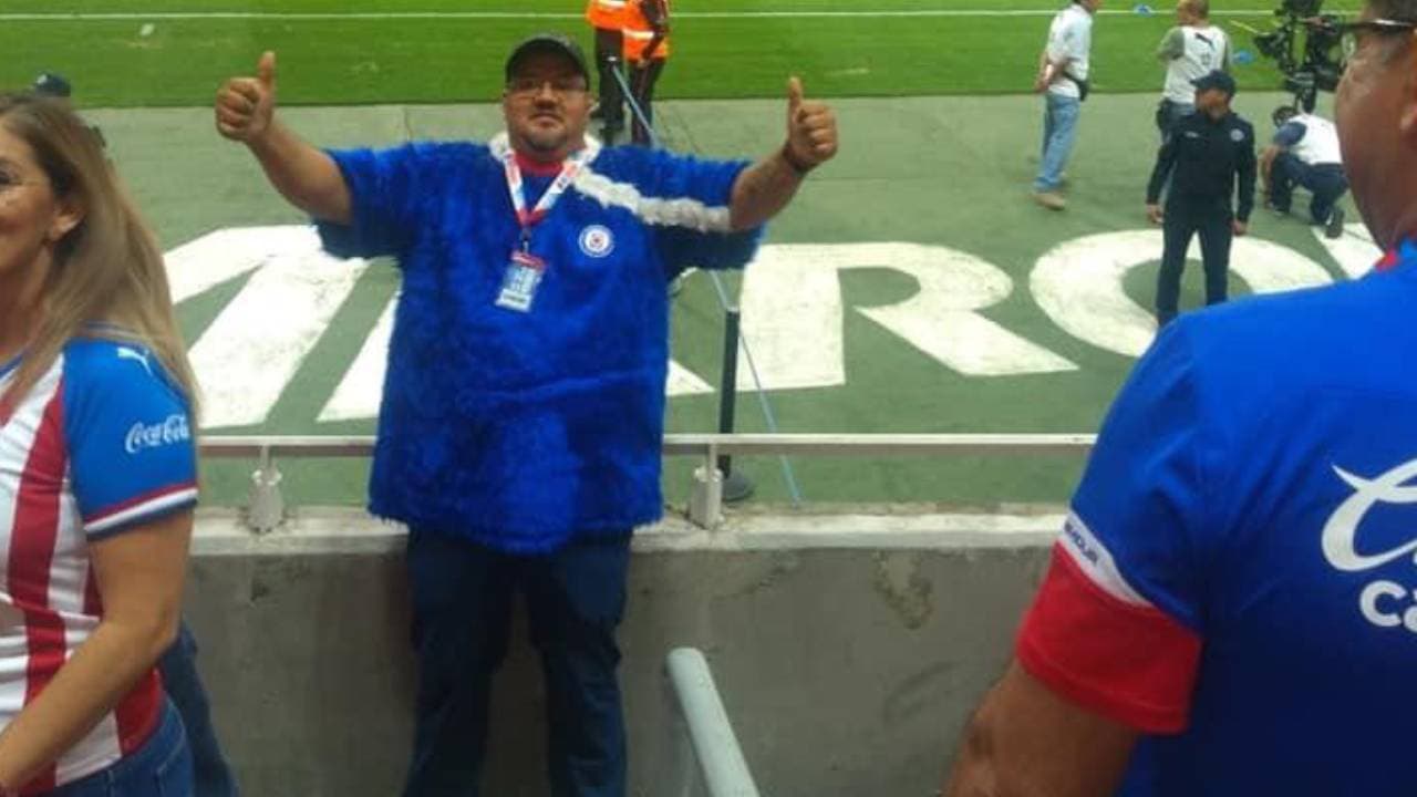 Ganó popularidad al ser captado por primera vez en el estadio Akron, durante el triunfo del Cruz Azul sobre las Chivas.
