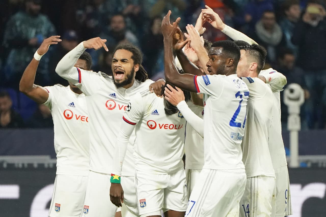 Borussia Dortmund 3-2Inter; Olympique de Lyon 3-1 Benfica; Valencia 4-1 Lille.