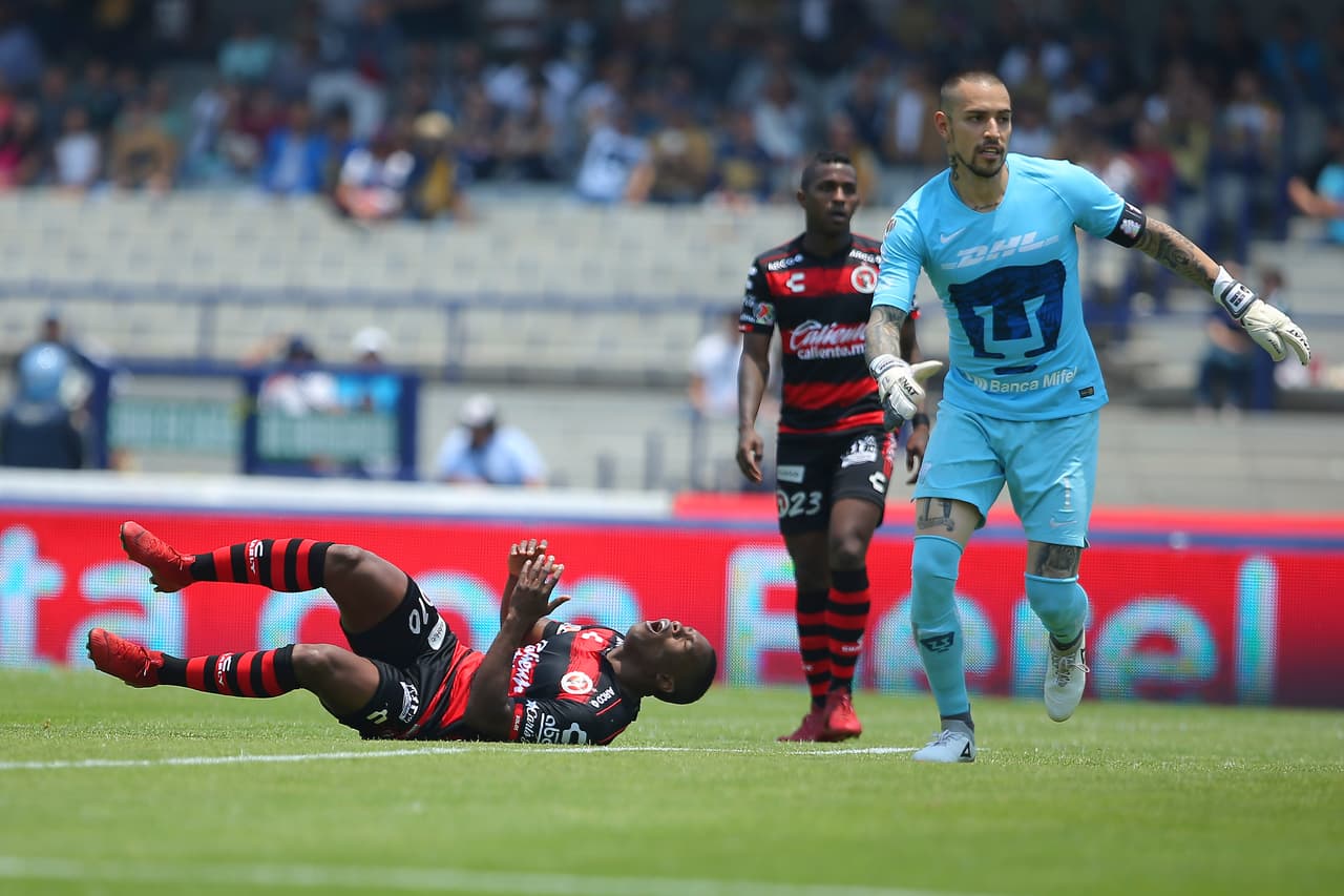 El colombiano Fabián Castillo (izquierda) estuvo cerca de abrir el marcador para Xolos en el segundo tiempo.