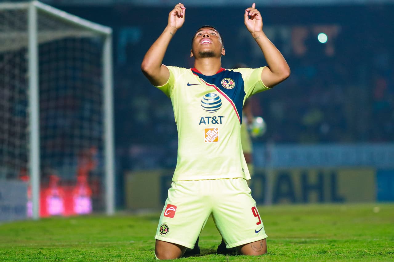 Roger Martínez volvió a la senda del gol tras marcar al minuto tres de partido y con eso fue suficiente para vencer a los Tiburones Rojos.