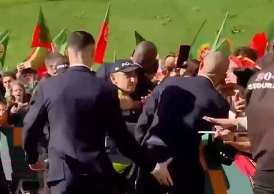 Cristiano reparte 'amor' antes de la llegada de Portugal a Catar