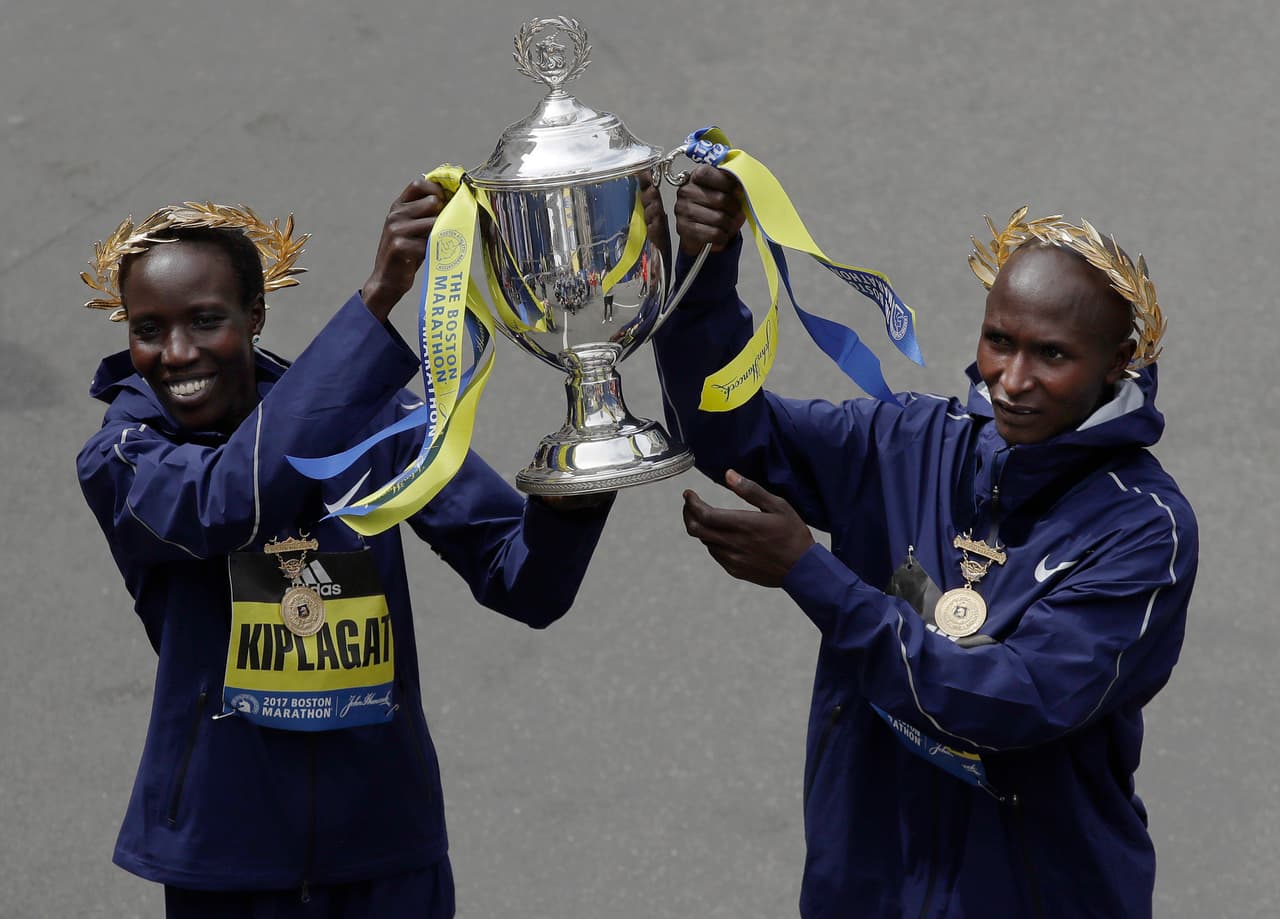 Los kenianos Geoffrey Kirui y Edna Kiplagat barrieron con sus rivales en el Maratón de Boston, en una carrera que se vivió en un ambiente lleno de optimismo.