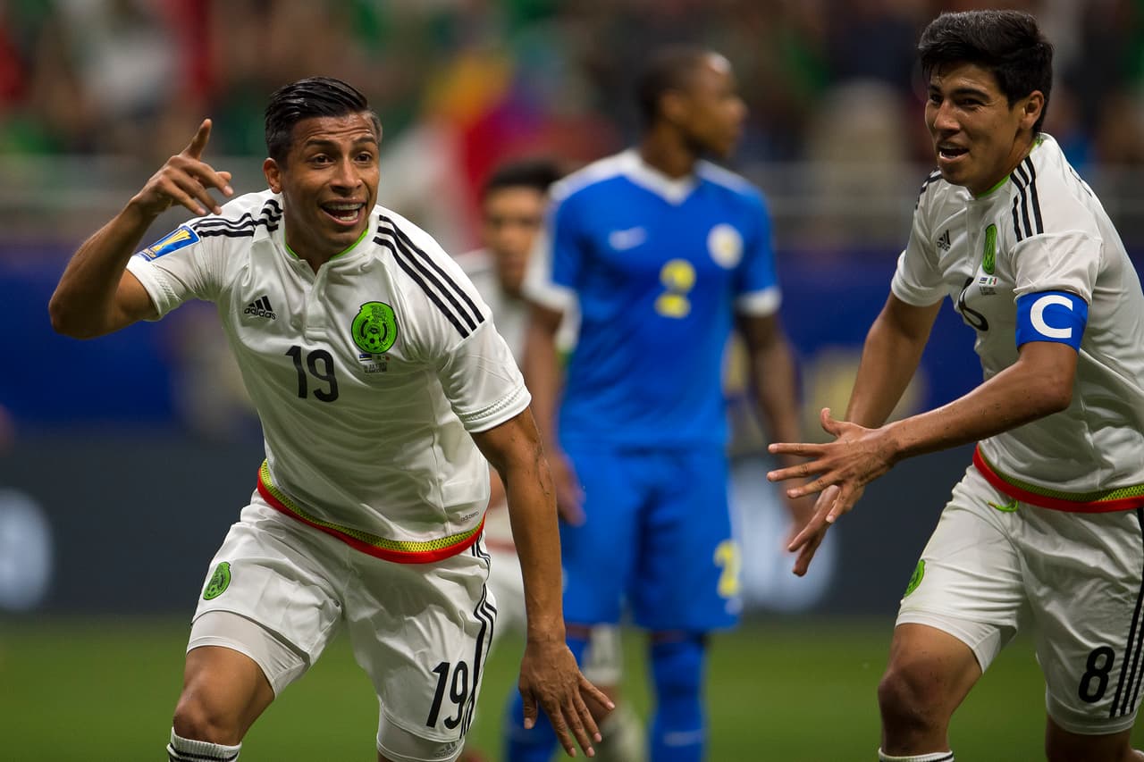 19) ÁNGEL SEPÚLVEDA – Cuando la situación se ponía fea para México, Sepúlveda remató de buena forma un espectacular centro del ‘Dedos’ López para poner el 1-0 que le da un 7 de calificación.