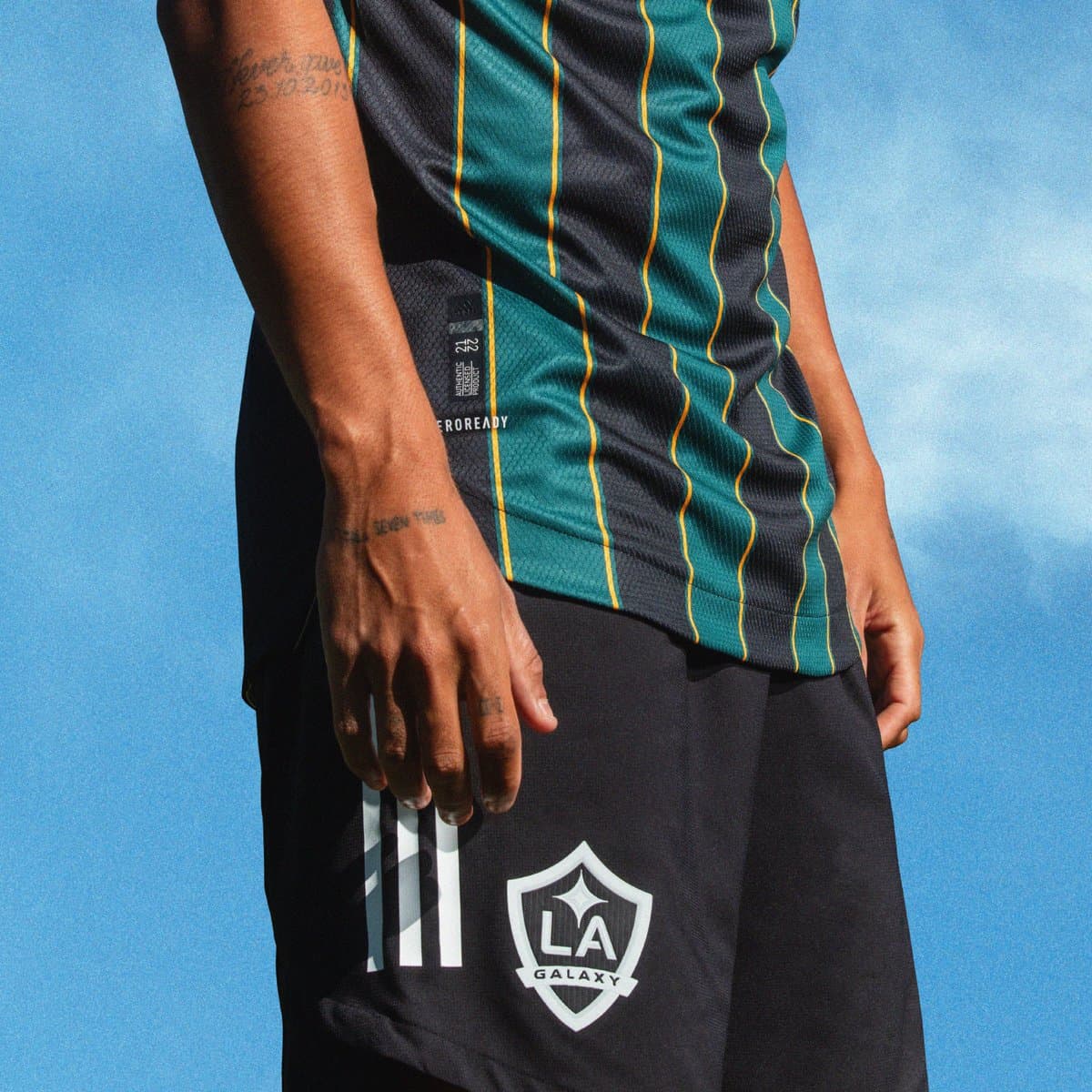 La nueva y celebrada casaca es de clara inspiración 'retro'.