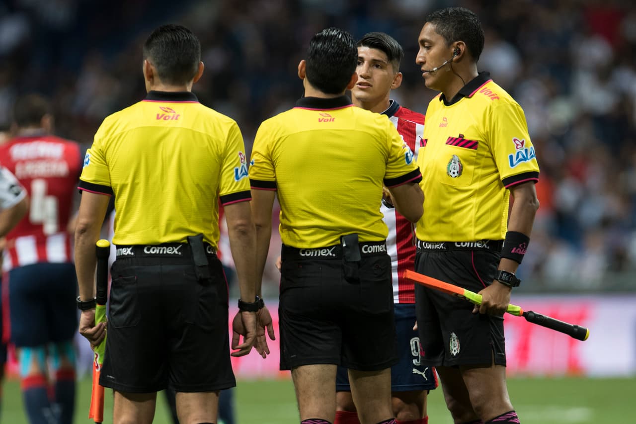 Como rojiblanco vio 12 tarjetas amarillas, curiosamente ninguna en el Apertura ‘19.