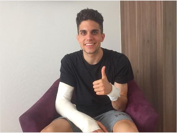 Marc Bartra fue operado con éxito, publica imagen de su estado de salud