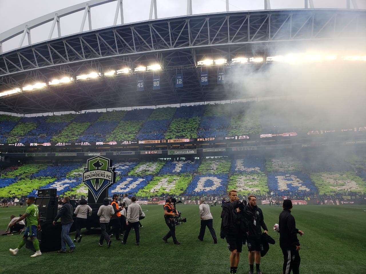Gran ambiente entre la afición del Sounders previo al encuentro final contra el Toronto FC por la MLS Cup.