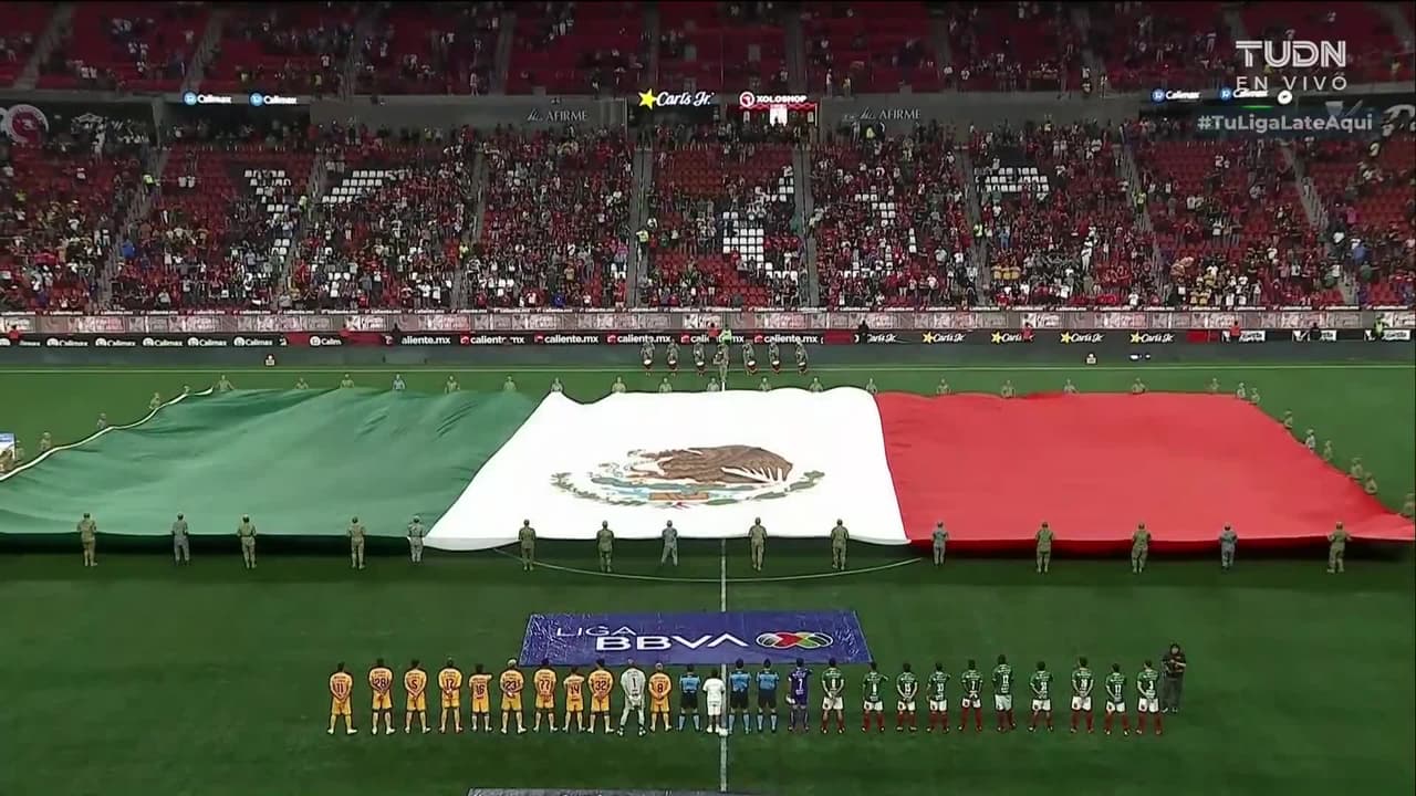 ¡Hermoso protocolo! ¡Retumba el Himno Nacional de México en el Estadio Caliente de Tijuana!