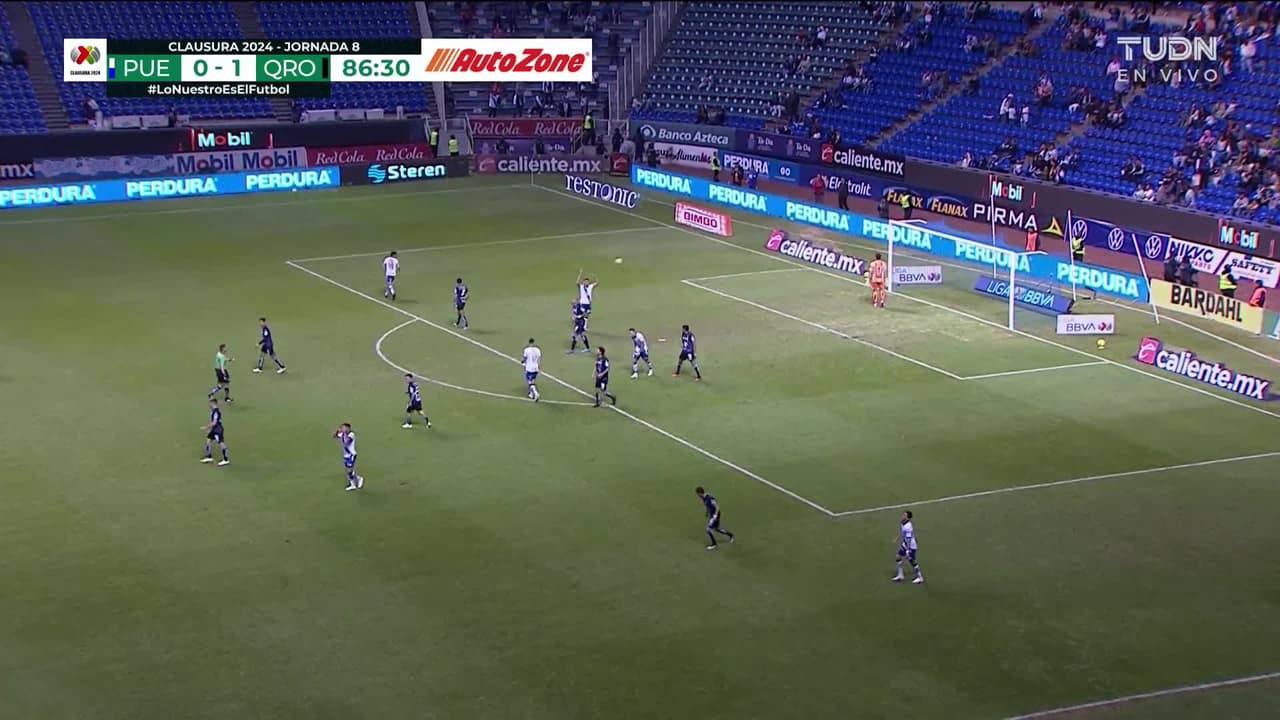 ¡GOOOL! Ettson Ayón anota para Querétaro.