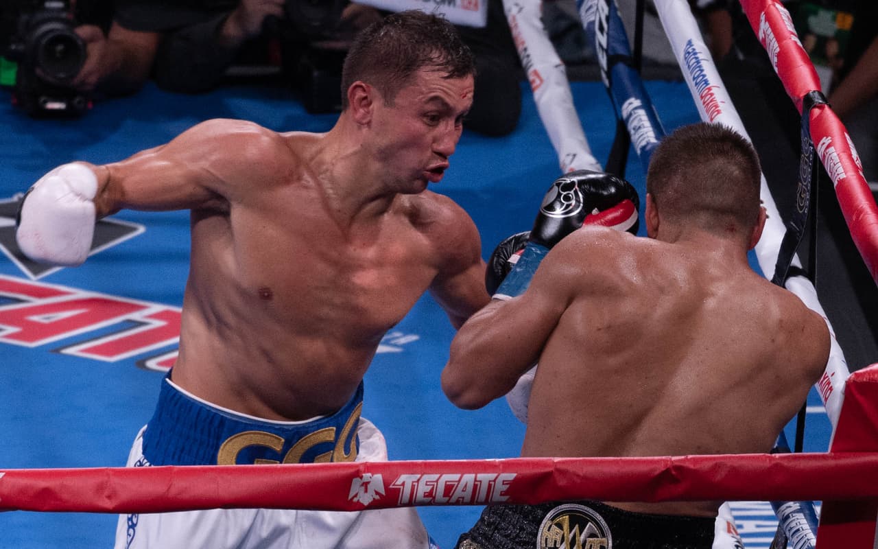 Gennady Golovkin se llevó la decisión unánime ante Sergiy Derevyanchenko para coronarse campeón mundial de la FIB en el Madison Square Garden.