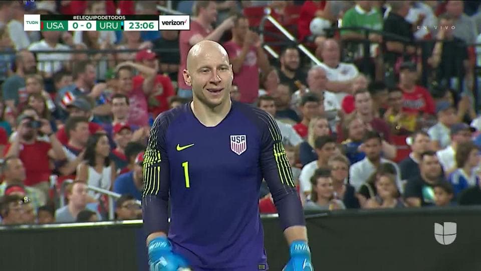 Tiro desviado de Rodrigo Bentancur