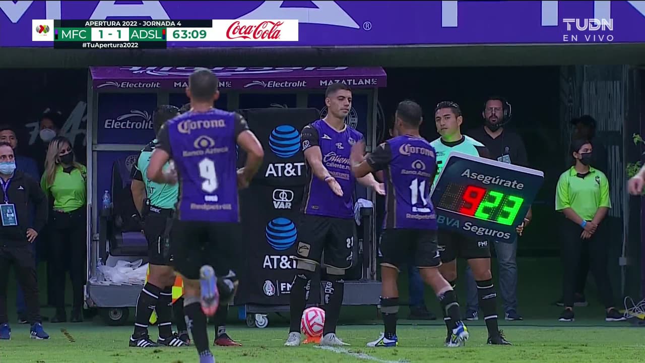 ¡TIRO ATAJADO! disparo por Brian Rubio.