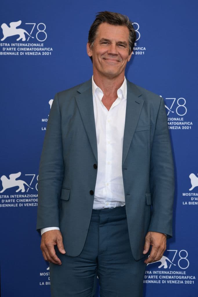 The Goonies (1985) - Mikey es un niño de trece años que junto con su hermano mayor y sus amigos forman un grupo que se hacen llamar "los Goonies".
<br>